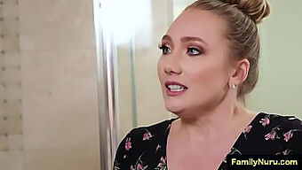 Aj Applegate'In Babasıyla Duşta Erotik Masajı