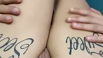 Adolescentul Bisexual Brun Experimentează Plăcerea Orgasmică În Videoclipul De Înșelăciune