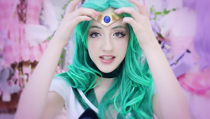 Geniet Van Een Ondeugende Cosplay Met Beckii Shiosa In Haar Sailor Neptune-Kostuum