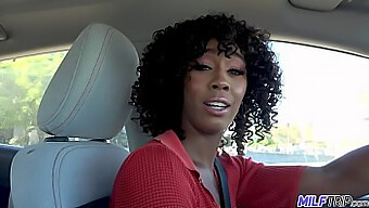 Misty Stone Memberikan Blowjob Dan Mendapatkan Payudara Kecilnya Yang Tertutup Sperma