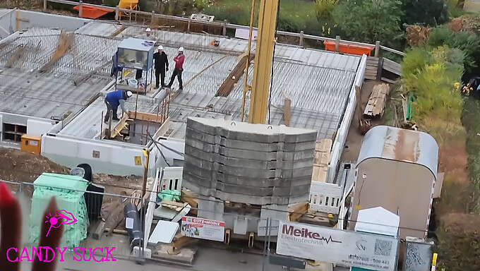 Amateur Blondje Gaat Van Achteren In Het Openbaar